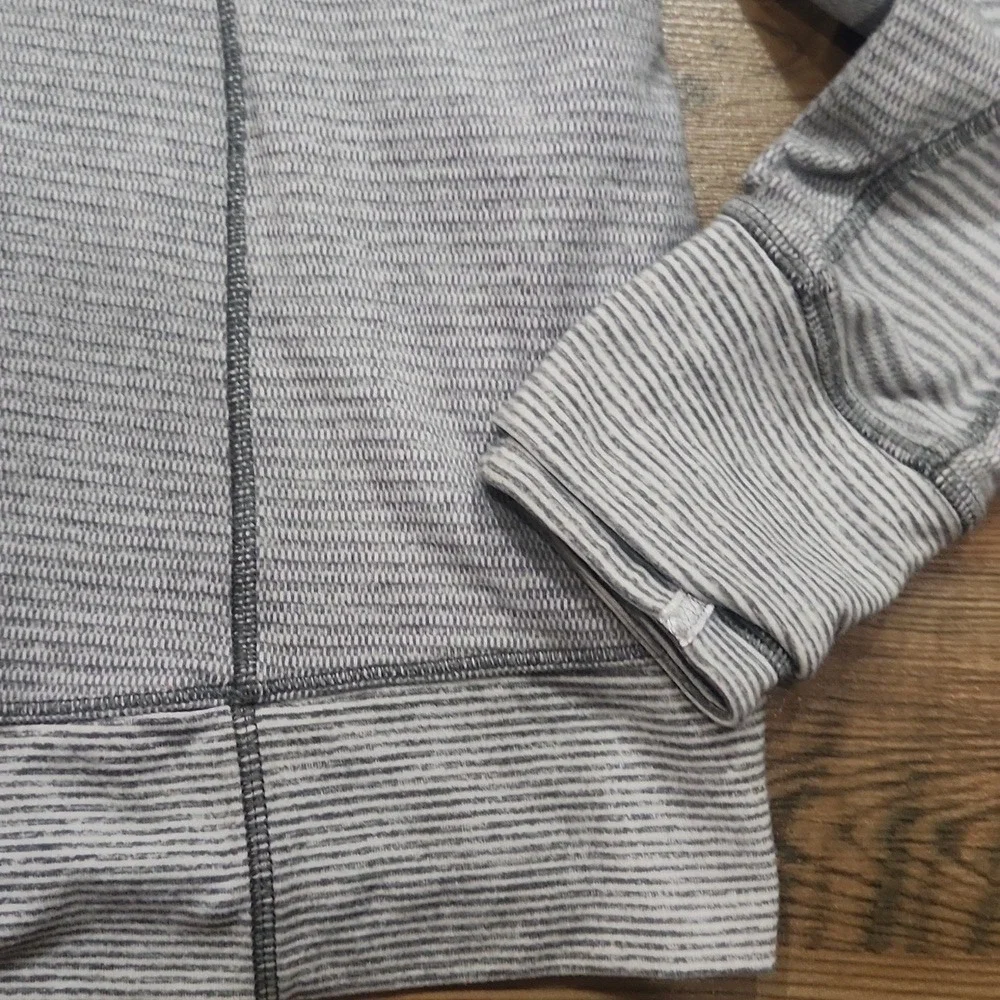 Lululemon Think Fast Run Hoodie Checker White Heathered Gray Slate Stripe Size 8